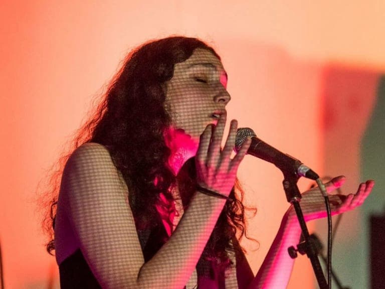 Photo 3 of 6